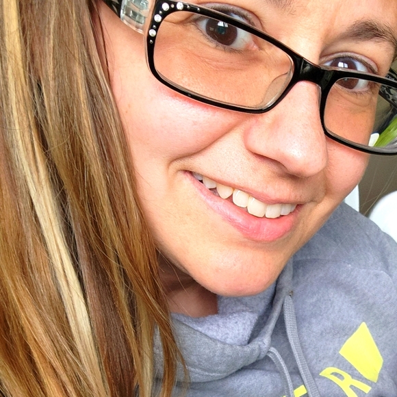 Meet your Posher, Jessica - Picture 1 of 1
